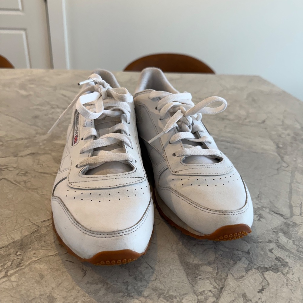 Reebok Women's Classic Leather Shoes (size 9.5) - Picture 7 of 8
